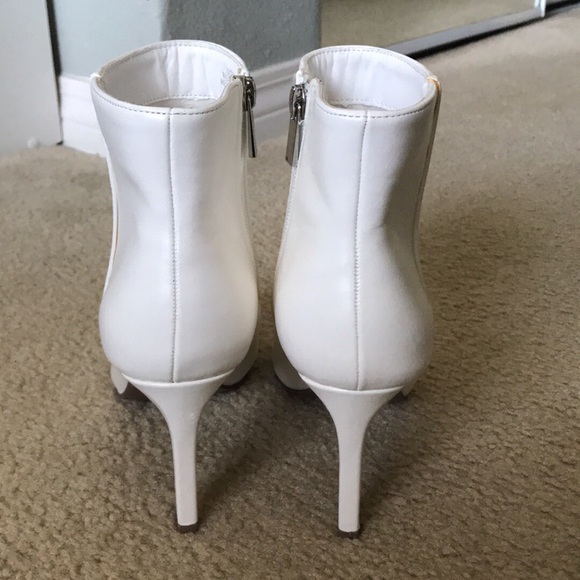 White heeled booties - Picture 4 of 4